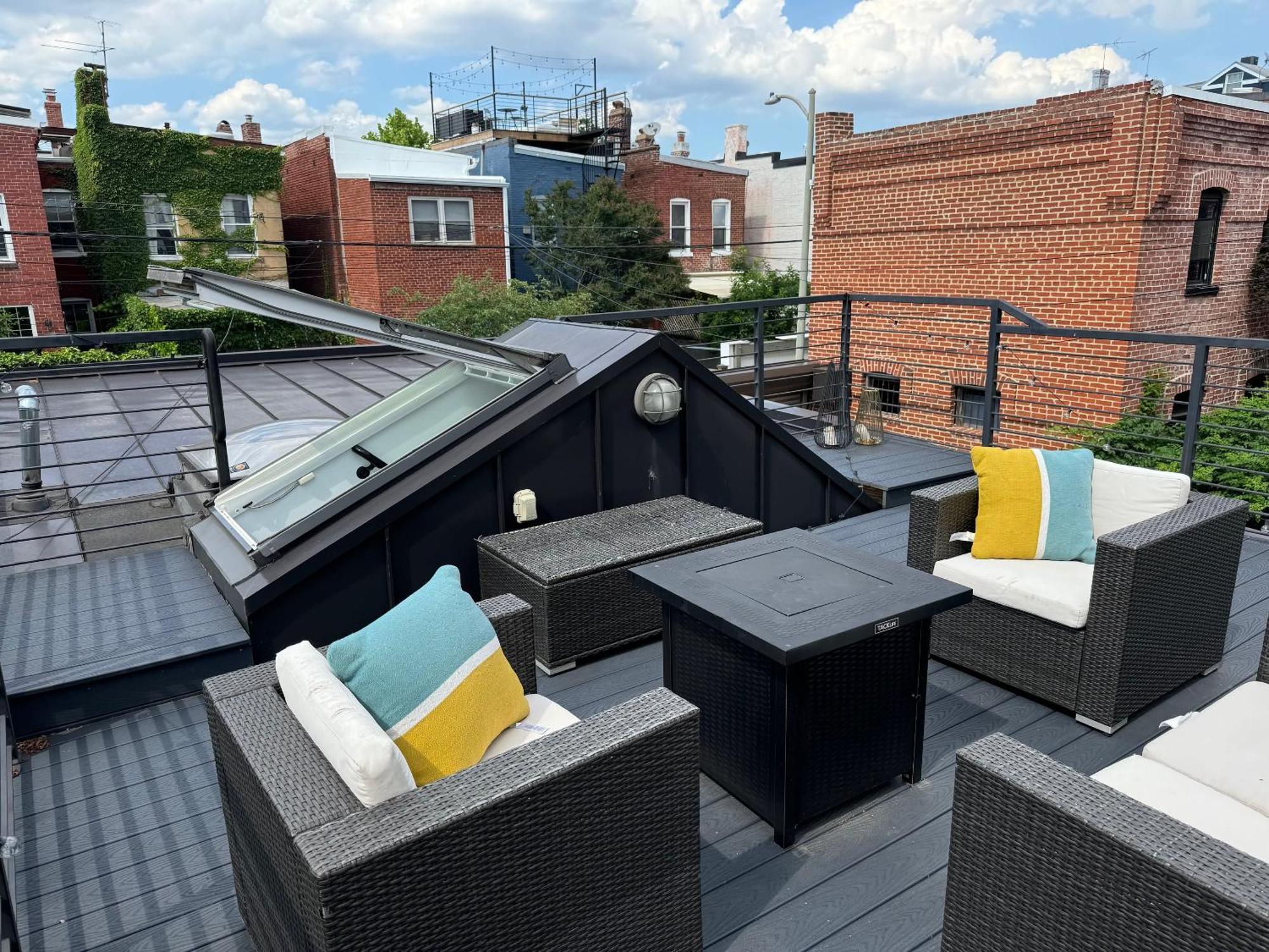 Curious Carriage Rooftop In Shaw Washington Luaran gambar